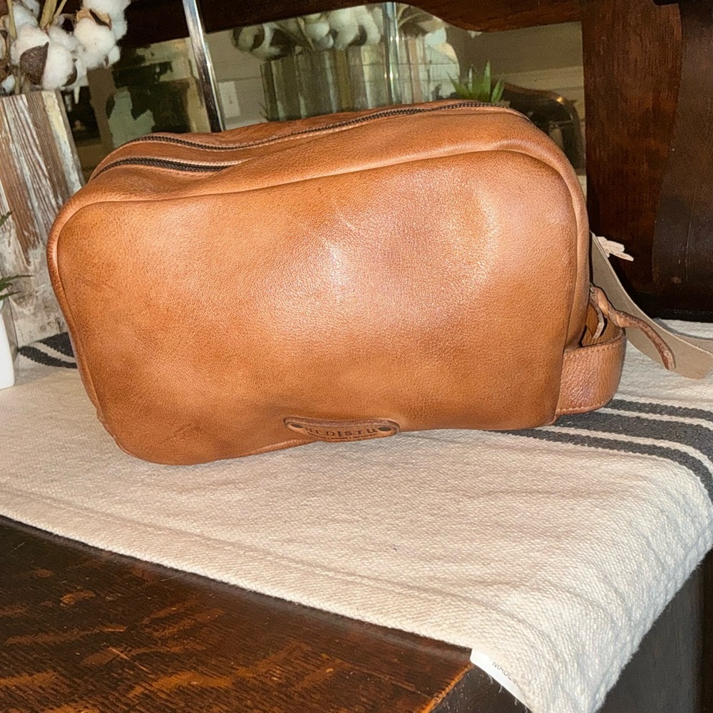 NWT Bed Stu Leather Kip Cosmetic Bag Dopp Kit Carryall Tan DD MSRP $345 - Picture 2 of 15